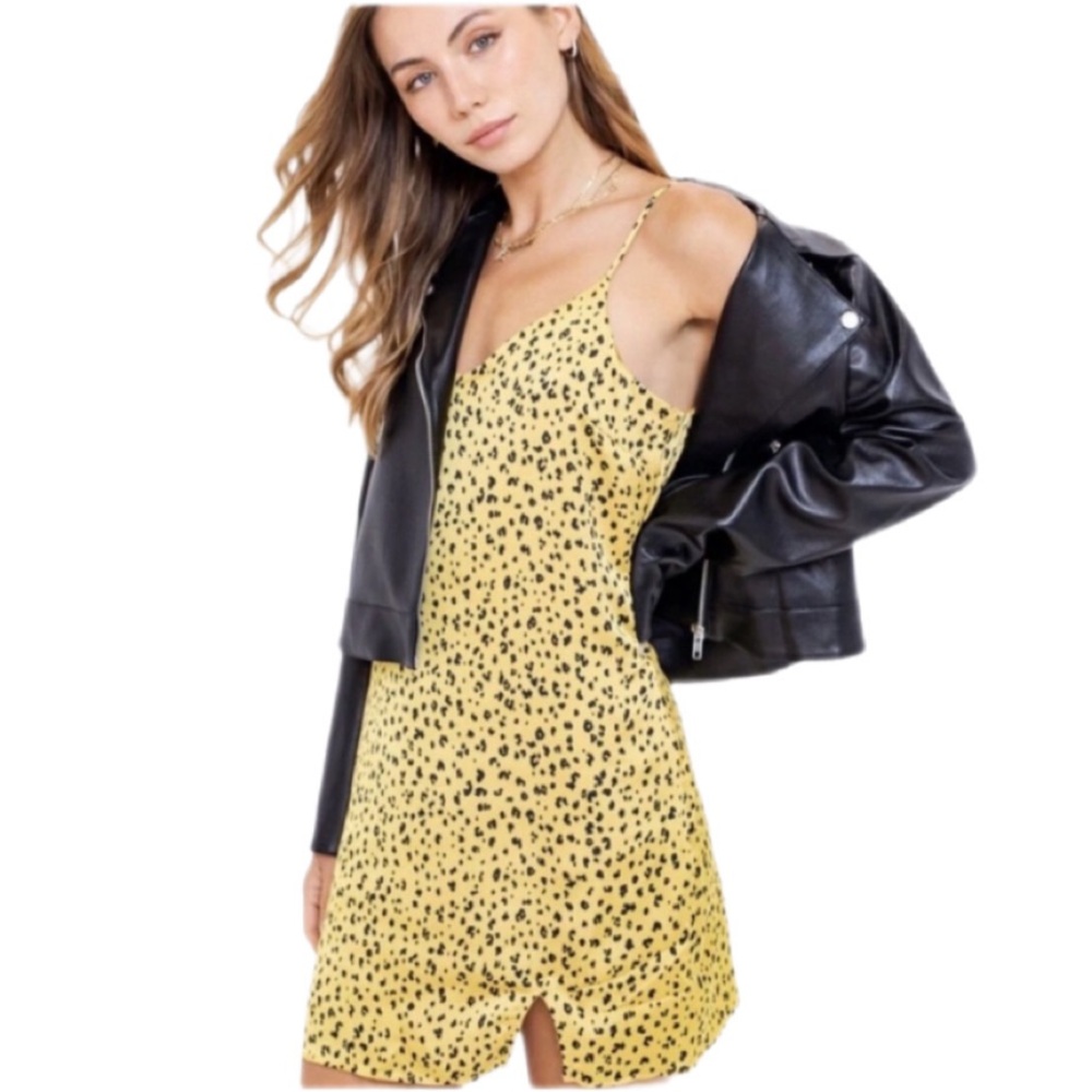 Le Lis Collection Yellow Cheetah Print Dress with Slit Size S